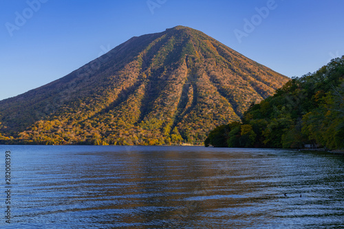 秋の男体山と中禅寺湖stock Photo Adobe Stock 秋の男体山と中禅寺湖stock Photo Adobe Stock