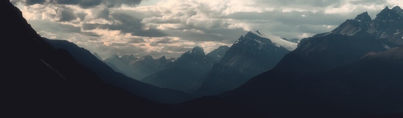 Wall Mural - banff national park - panorama of dramatic landscape along the icefields parkway, canada