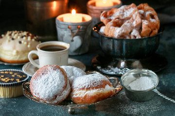 Canvas Print - Fat Thursday celebration - traditional donuts filled with marmalade.