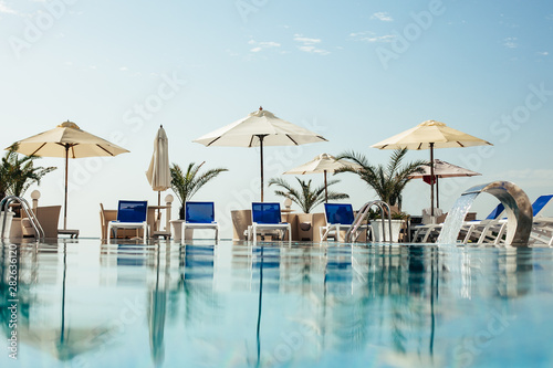 Fotomural swimming pool at luxury resort/hotel