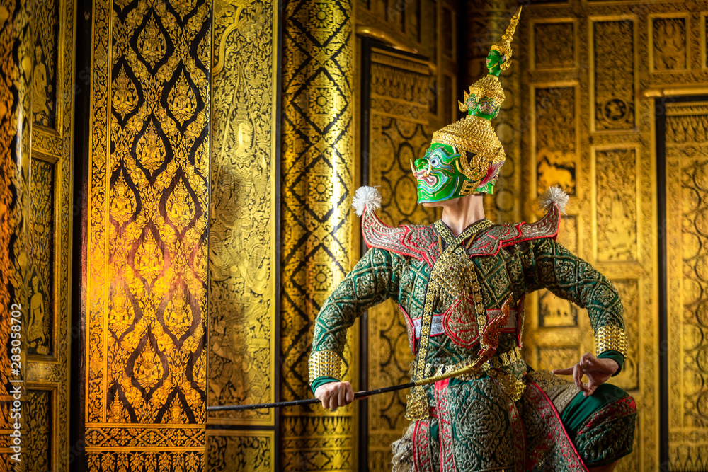 [KHON Tos-Sa-Kan RAMAYANA] Khon,Art culture Thailand Dancing in masked khon hanuman in literature Ramayana,Thailand. - obrazy, fototapety, plakaty 