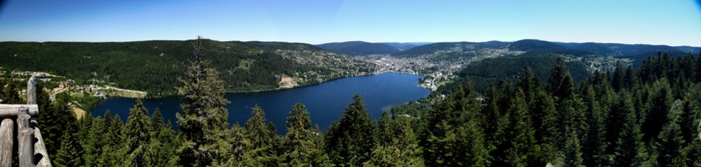 Panorama grande taille du lac de Gérardmer (Vosges), depuis l'observatoire de Merelle