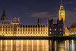 Night photo of the Houses of parliament in London