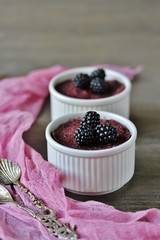 Canvas Print - blackberry semolina pudding