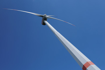 Wind turbine and blue sky - Stockphoto