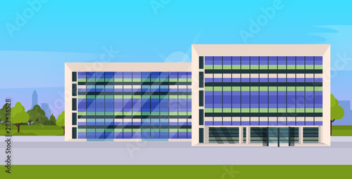 Fotografía modern corporate architecture office building exterior with large panoramic wind