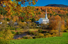 Iconic New England Church In Stowe Town At Autumn In Vermont, USA