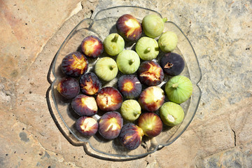 Wall Mural - figs in plate