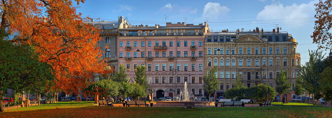 Wall Mural - Autumn on Manezhnaya square in St. Petersburg