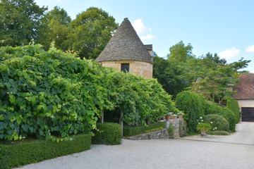 Wall Mural - jardin du château de Losse