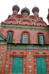 Canvas Print - Russia, Golden Ring city of Yaroslavl. Redbrick exterior of the Church of the Epiphany (aka Tserkov Bogoyavlenia) located just off Bogoyavlenskaya ploshchad. Typical building tiles.