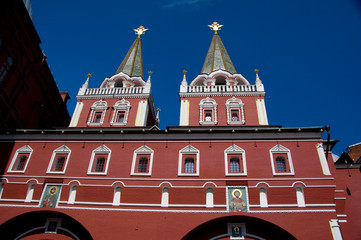 Canvas Print - Russia, Moscow, Red Square. Voskresenskie Gate (aka Resurrection Gate), golden double-headed eagles on top of tower, symbol of Russia. 