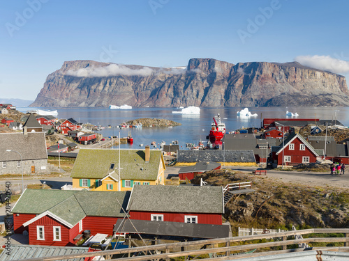 Fotografía The harbor with typical fishing boats