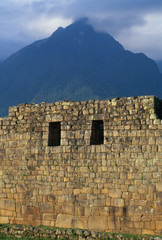 Canvas Print - Peru, Machu Picchu, Inca ruins, afternoon light on stonework.