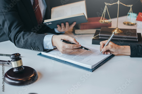 Cuadros en Lienzo Sign the agreement The Concept of Legal Procedure and Litigation.