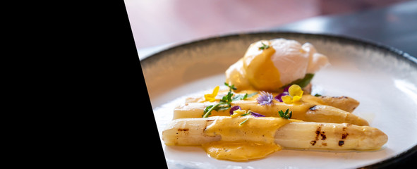 poached egg grilled white asparagus