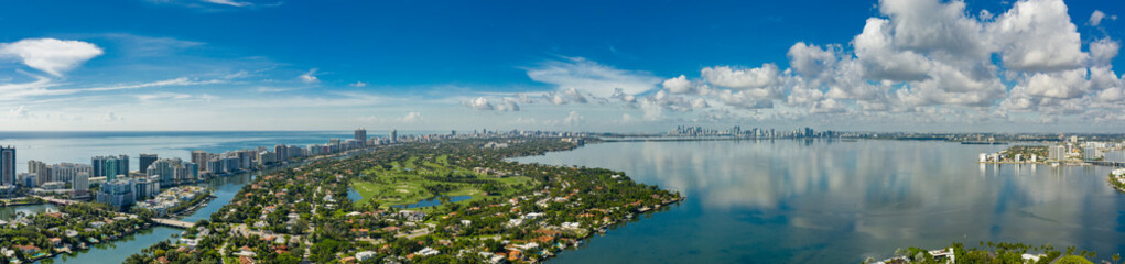 Fototapete - Nice aerial panorama Miami Beach island and bay
