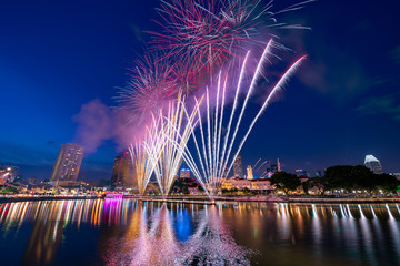 Wall Mural - Fireworks at the riverside - Singapore National day