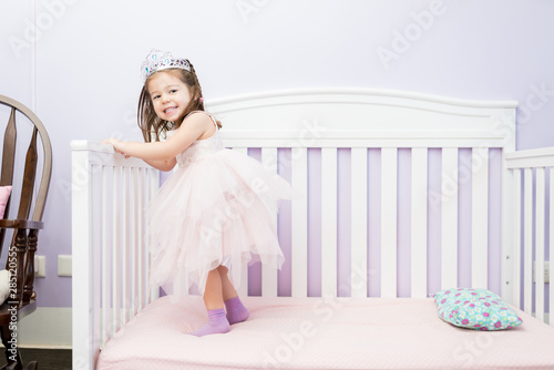 Fotomural Cheerful Little Princess Having Fun At Home