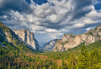 Wall Mural - Yosemite National Park Valley summer landscape from Tunnel View. California, USA.