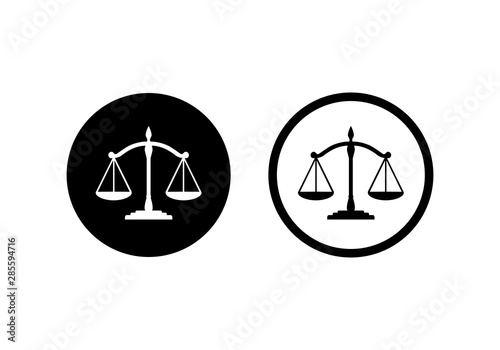 Cuadros en Lienzo Scales Justice icon symbol vector