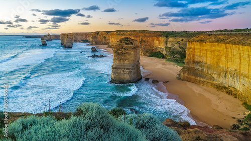 Fotografía twelve apostles at sunset,great ocean road at port campbell, australia 142
