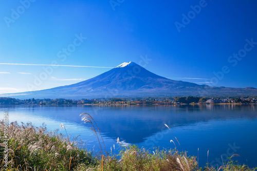 Plakat Fudżi  jezioro-kawaguchiko-i-fudzi-jesienia