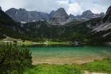 Fototapeta Sypialnia - Hike to Seebensee, an alpine lake  in Tyrol, Austria, near the Zugspitze