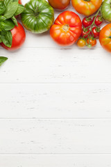 Fototapete - Fresh garden colorful tomatoes