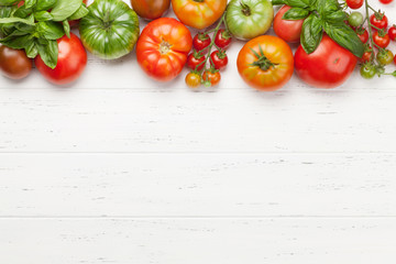 Fototapete - Fresh garden colorful tomatoes