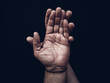 © Hofschulz & Schoppa - Eine Handfläche  wird von einer anderen Hand umschlossen