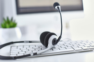 Communication support, call center and customer service help de