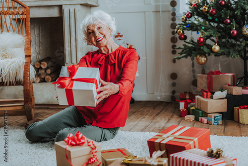 what to buy old lady for christmas