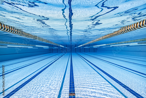 Cuadros en Lienzo Olympic Swimming pool under water background.