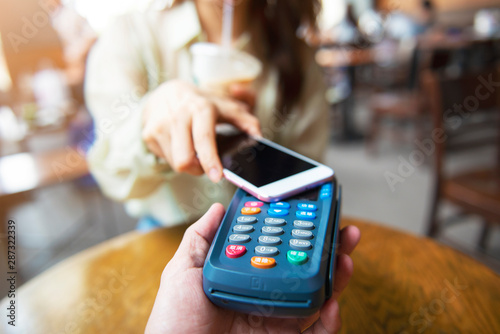 Fotomural Mobile Payment On Pos Machine
