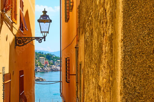 Old street by the sea in Bogliasco Tableau sur Toile