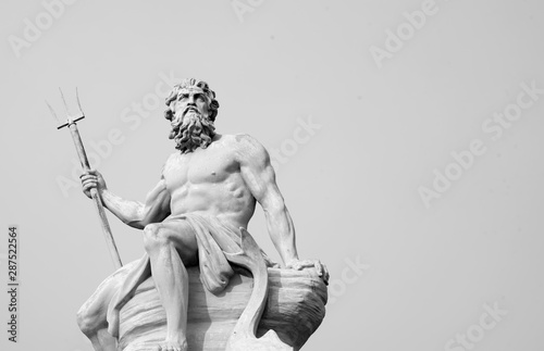 Fotomural The mighty god of the sea and oceans Neptune (Poseidon) The ancient statue