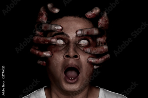 Fotografía Young man possessed by devil