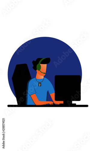 Fotografía Gamer, atendente mexendo no computador