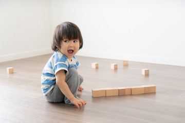 Wall Mural - 子供　遊ぶ