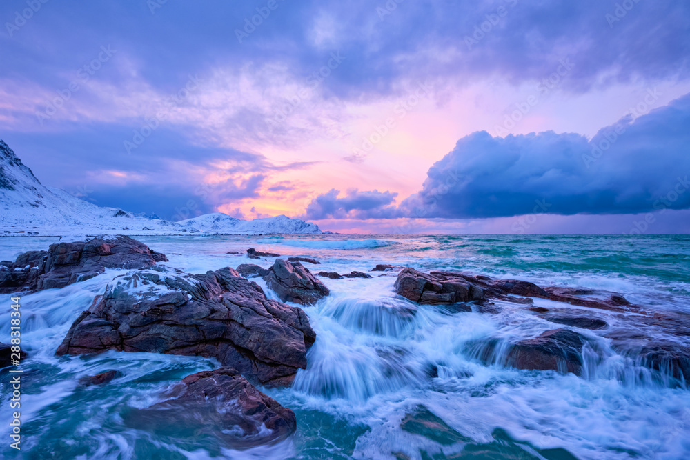 Norwegian Sea waves on rocky coast of Lofoten islands, Norway - obrazy, fototapety, plakaty 
