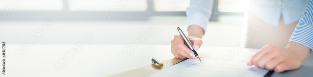 Business woman signing contract, making a deal. - obrazy, fototapety, plakaty 