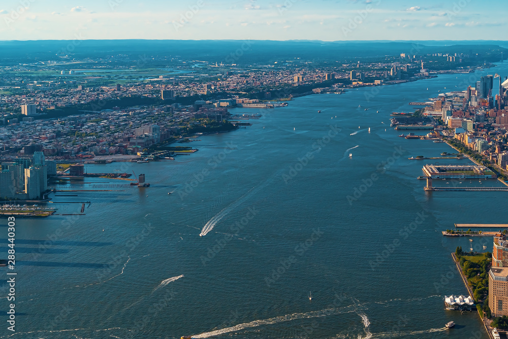 Aerial view of the Hudson River between Manhatten and New Jersey - obrazy, fototapety, plakaty 