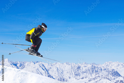 Dekoracja na wymiar  skoki-narciarz-w-gorach
