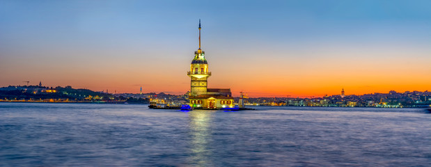 Wall Mural - Maiden's Tower in istanbul, Turkey (KIZ KULESI - USKUDAR)