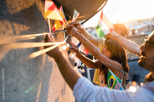 Fotomural Friends of different culutres having fun, promoting peace without racial prejudi