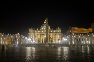 Wall Mural - The Vatican at night