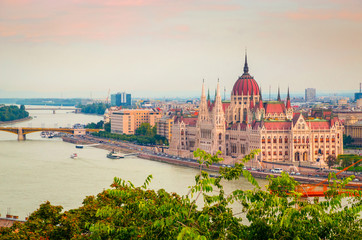 Canvas Print - Beautiful view of Hungarian parliament, Budapest , Hungary