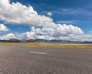 Canvas Print - road and plateau scenery