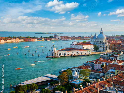 Photographie View of Venice lagoon and Santa Maria della Salute. Venice, Italy